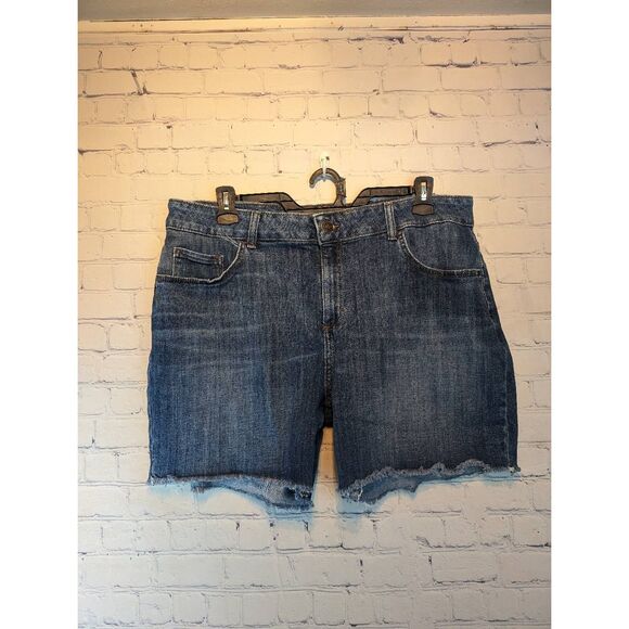 Lee relaxed high rise fit heritage shorts 18 - Picture 1 of 4